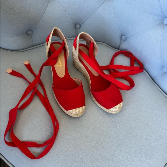Red wedges lace up - like new size 6 - Picture 8 of 12